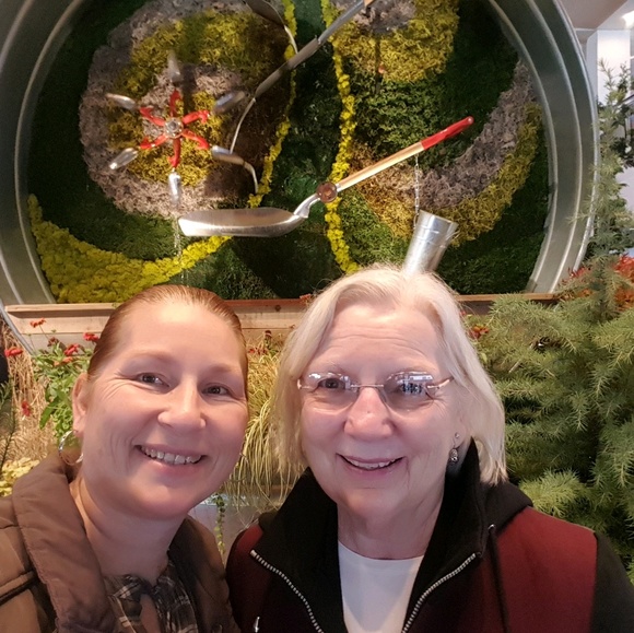 Meet your Posher, Beth - Picture 1 of 1